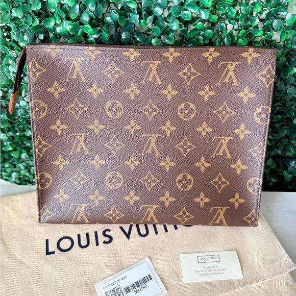 Louis Vuitton Brown Monogram Toiletry 26 Pouch - Picture 3 of 9
